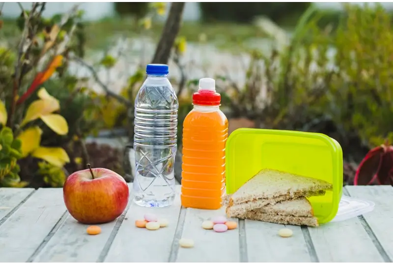 30 Must-Have Beach Essentials to Pack for Summer: Hydration and Snacks