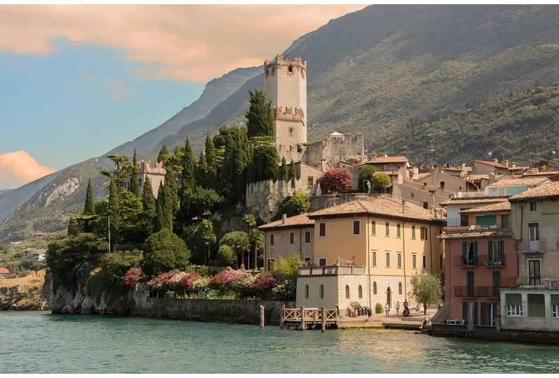 How to Go to Lake Garda: Historical Sites