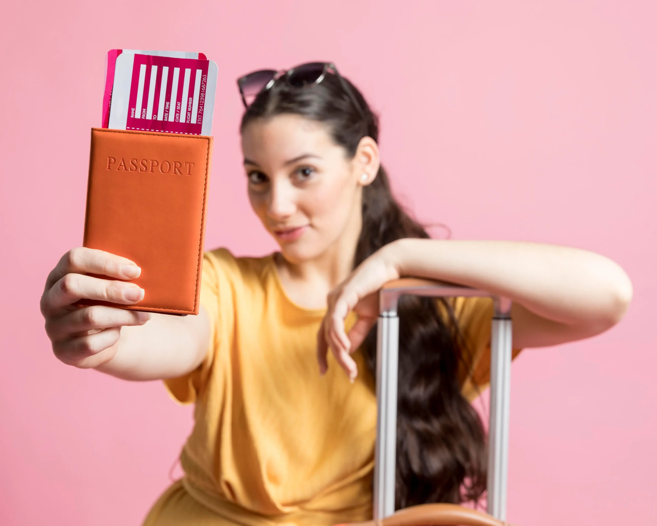 15 Cute Passport Holders for Female Travelers_Feature_Image
