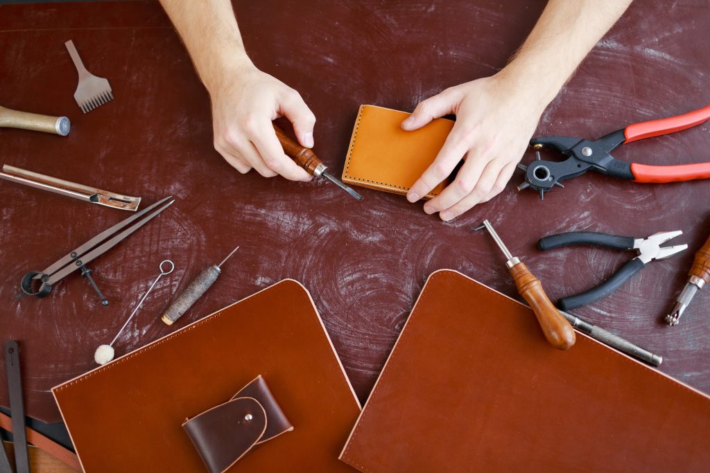 15 Cute Passport Holders for Female Travelers: Leather Options