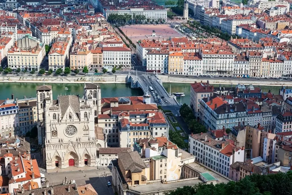 15 Quieter Alternatives To These Crowded Attractions: Lyon, France