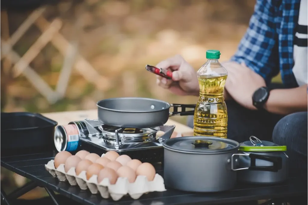 5 Essential Tips for Traveling As a Vegetarian: Useful Cooking Tools