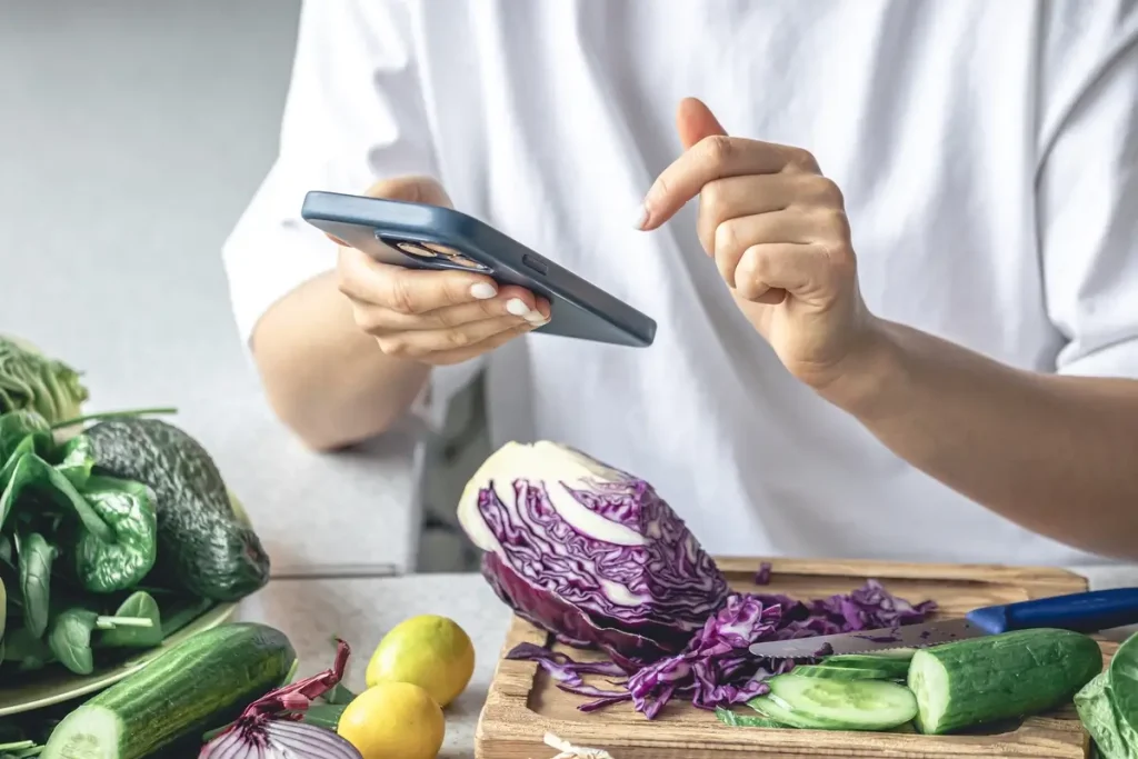 5 Essential Tips for Traveling As a Vegetarian: Utilize Vegetarian Travel Apps